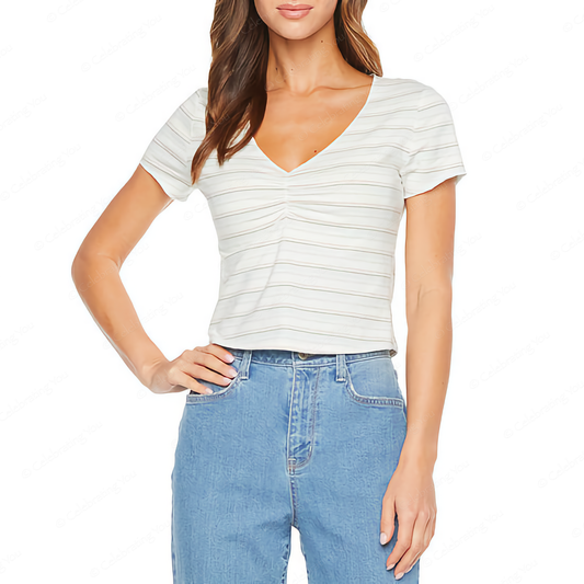 Camiseta Feminina Juvenil com Decote V e Manga Curta